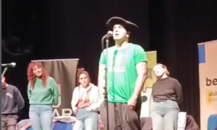 «Hainbat unetan entzuleekin konektatuaren sentipena izan nuen»