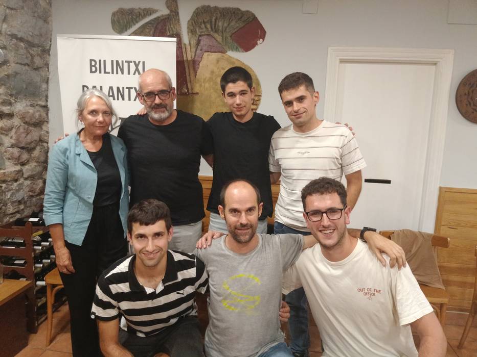 Aurrera doaz Bertso Erronda eta Bilintx saria