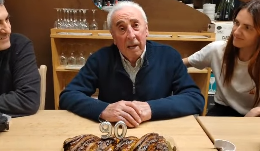 90 urte bertsotan ospatu zituen Bittor Agirre bertsolari legazpiarrak