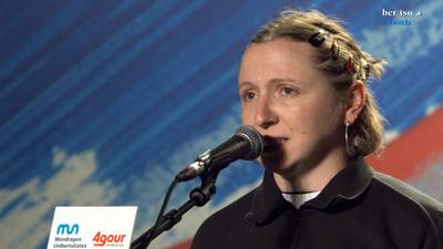 Agurra. Elixabet Etxandi.