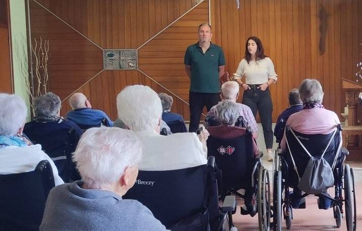 Nafarroako zahar-etxeetan bertsoak Adin adin proiektuaren baitan