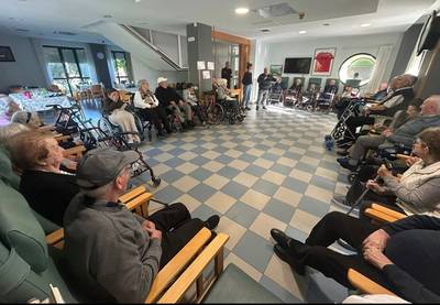 Adin-adin, bertsoa zabaltzen Nafarroako adinekoen egoitzetan