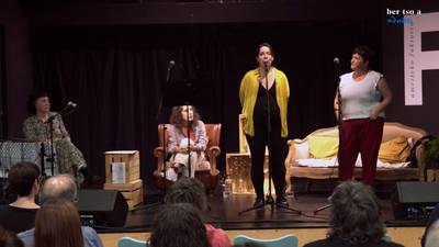 Onintza Enbeita eta Oihana Iguaran.