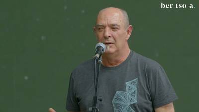 Ligatzeko aplikazioak. Andoni Egaña atzekoei