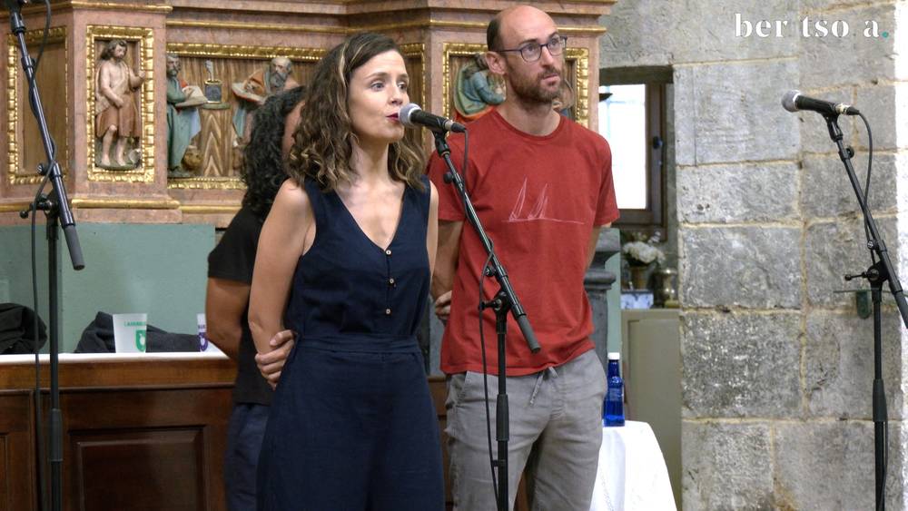 Hasierako agurra. Alaia Martin