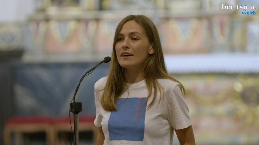 Hasierako agurrak. Nerea Ibarzabal eta Josune Aramendi