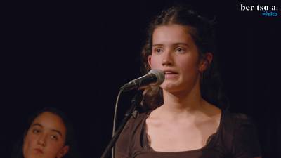 Bukaerako agurra. June Aiestaran