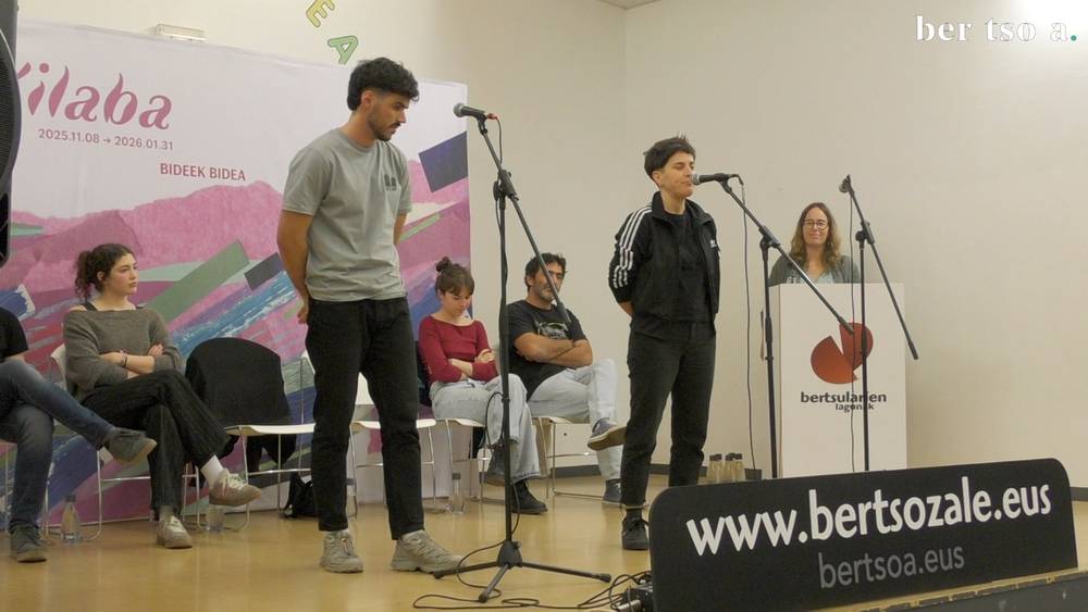 Herri txiki bateko bi emazte. Miren Artetxe eta Xermin Camblong