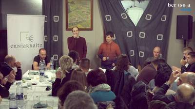 Bukaerako agurra. Jexux Mari Irazu eta Sustrai Colina