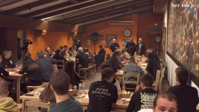 Mahairik mahai. Aitor Mendíluze, Unai Agirre eta Iker Zubeldia