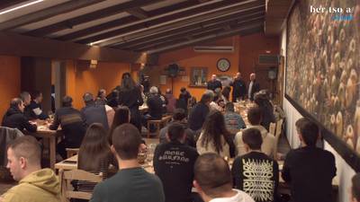 Mahairik mahai.Aitor Mendíluze, Unai Agirre eta Iker Zubeldia