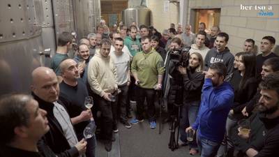 Puntuka librean kupeltegian. Aitor Mendíluze, Unai Agirre eta Iker Zubeldia