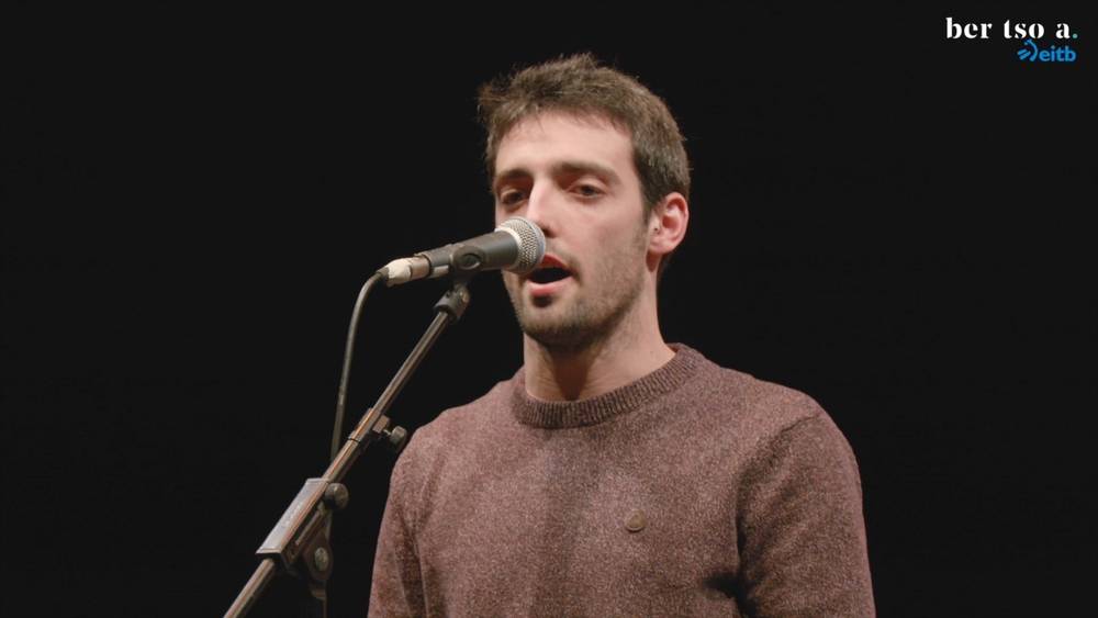 Hasierako agurra. Xabat Illarregi