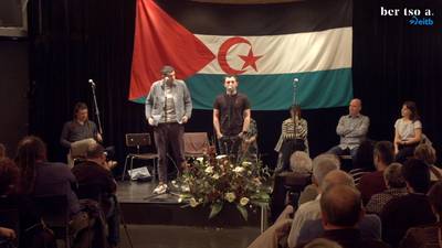 Bizilagunak. Auto elektrikoa kargatzeko zure lekua kendu dizu. Aitor Etxebarriazarraga eta Joanes Illarregi.