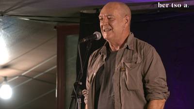 Altzairuak zahar berritzen. Andoni Egaña atzekoei