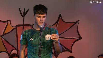 Lau oinak emanda. Ibai Letona.