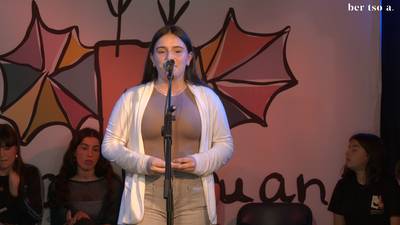 Lau oinak emanda. Maddi Barandiaran.