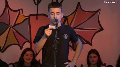 Lau oinak emanda. Xabier Arkauz.