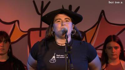 Txapeldunaren agurra. Kattin Madariaga.