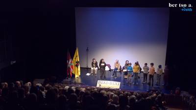 Pasaiako bertso eskolako umeen puntuak. Maialen Lujanbio.